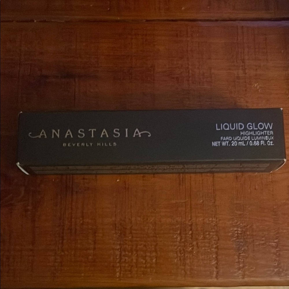 Anastasia Beverly Hills Liquid Glow Highlighter